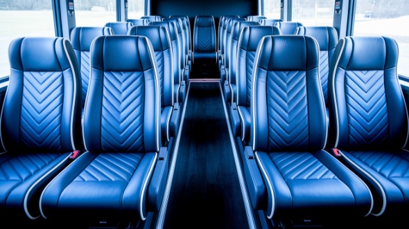 layton 30 passenger minibus rental